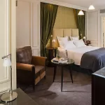Hotel La Tremoille Paříž