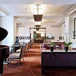 Hotel La Tremoille 3*
