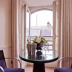 Hotel La Tremoille 3*
