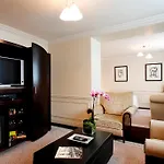 Hotel La Tremoille 3*