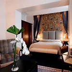 La Tremoille Hotel