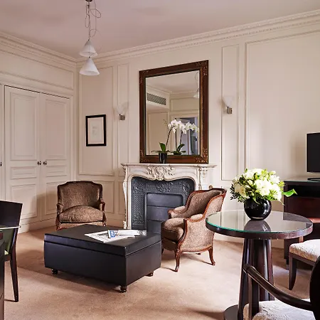 La Tremoille 3* Paříž