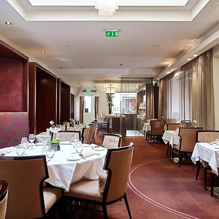 La Tremoille Hotel