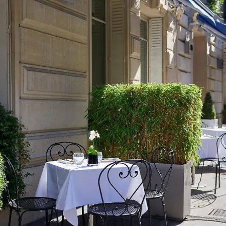 La Tremoille 3* Paris