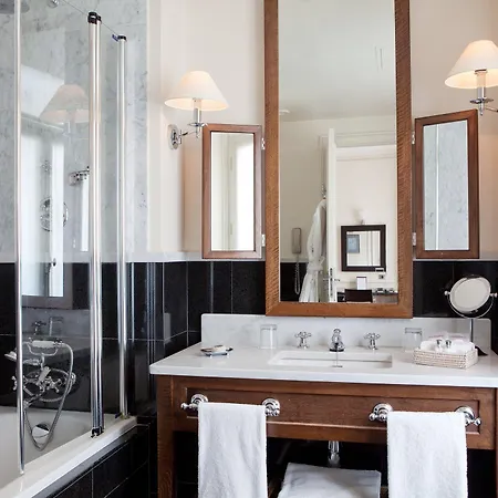La Tremoille Hotel 3*