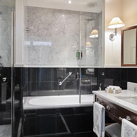 La Tremoille Hotel 3*
