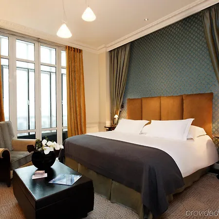 La Tremoille Hotel Paris