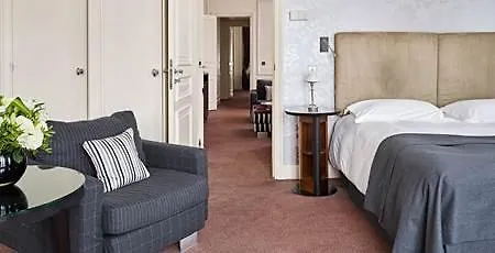 La Tremoille Hotel 3*