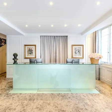 La Tremoille Hotel Paris