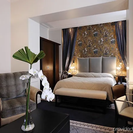 La Tremoille Hotel