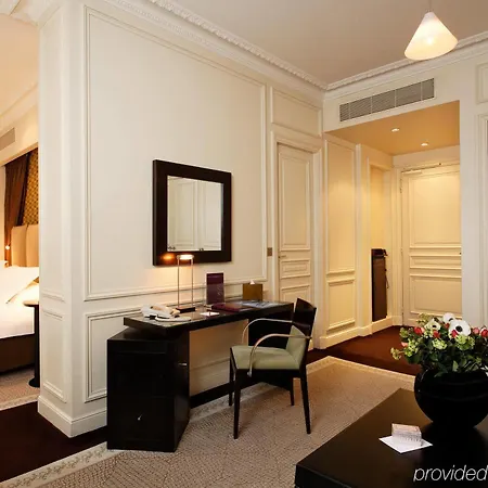 La Tremoille Hotel 3*