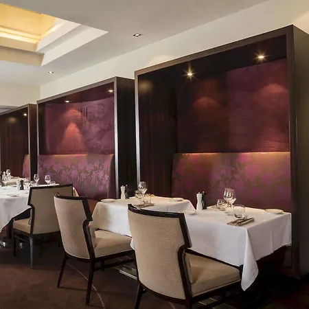 La Tremoille Hotel Paris