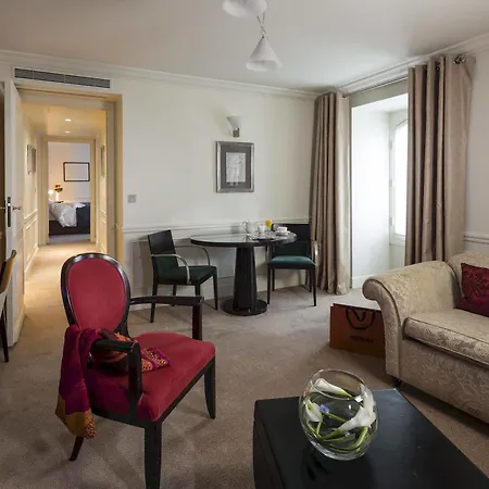 La Tremoille Hotel Paris