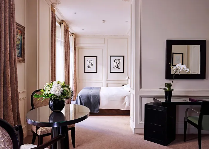 La Tremoille Hotel 3*