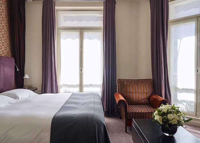 Hotel La Tremoille Paryż