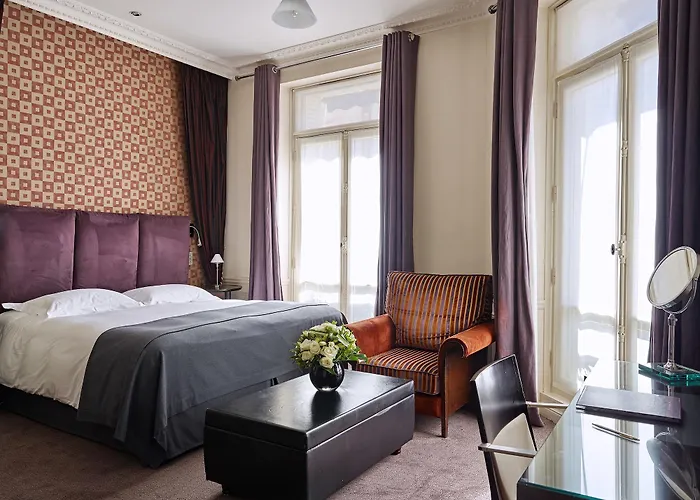 La Tremoille Hotel Paryż