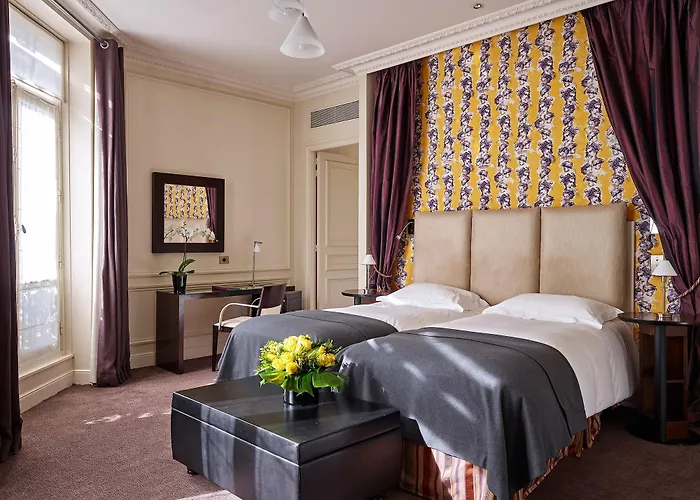 Hotel La Tremoille Paryż