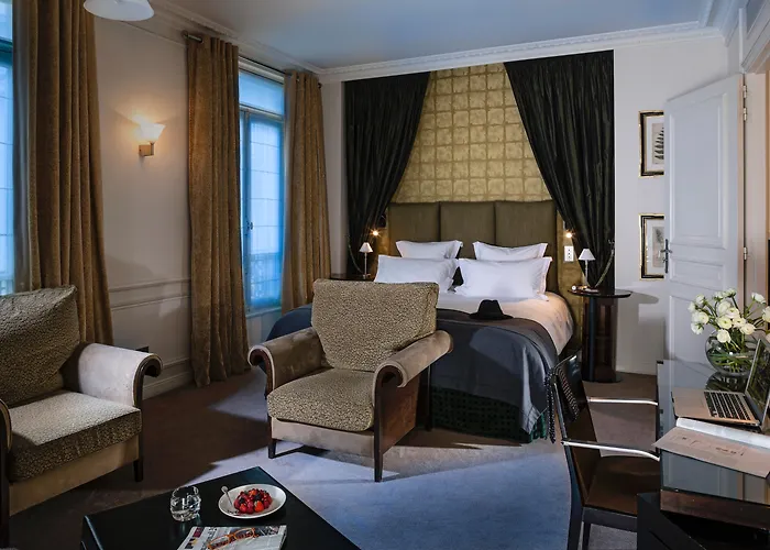 La Tremoille 3* Paryż