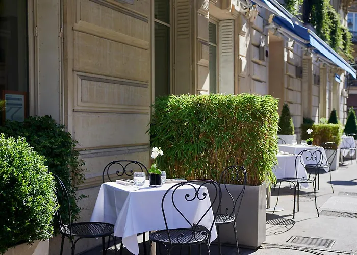 La Tremoille 3* Paris