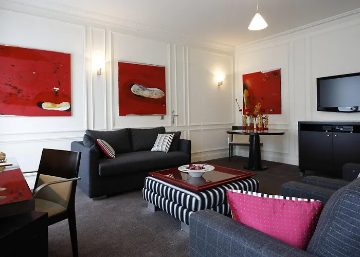 La Tremoille Hotel