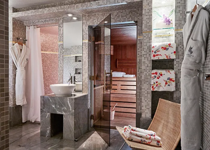 La Tremoille Hotel 3*