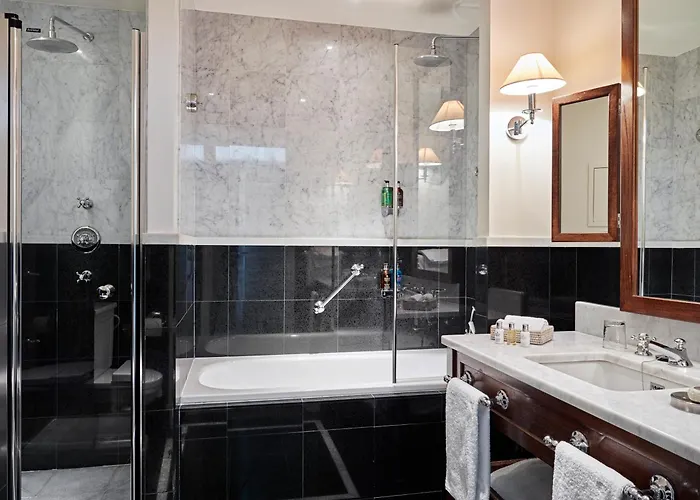 La Tremoille Hotel 3*