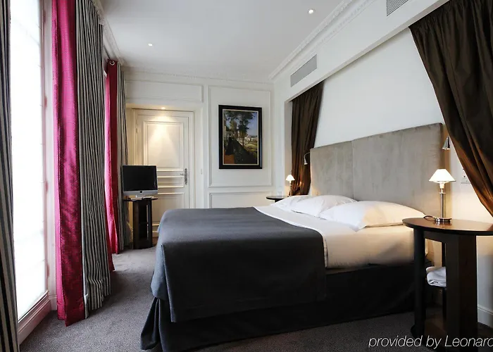 Hotel La Tremoille Paris