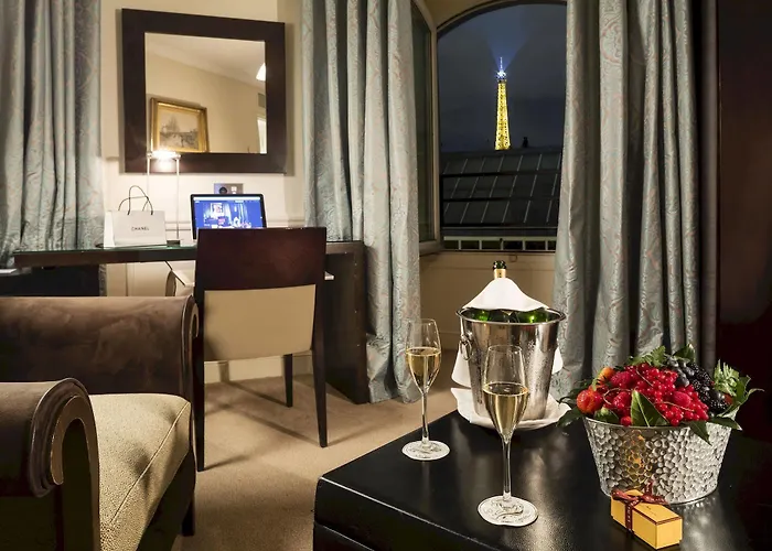 Hotel La Tremoille Paryż