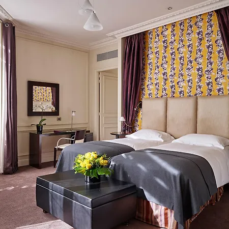 Hotel La Tremoille Paris