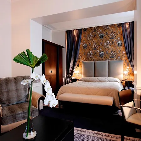 La Tremoille Hotel
