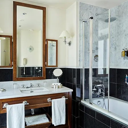 Hotel La Tremoille Paryż